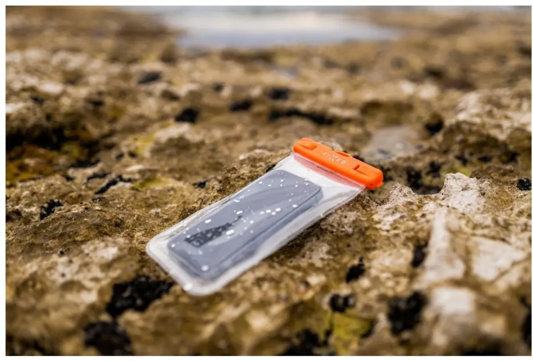 Fixed Float Max FIXFLT-BK Waterdichte Telefoonhoes - 6,8 inch - Zwart