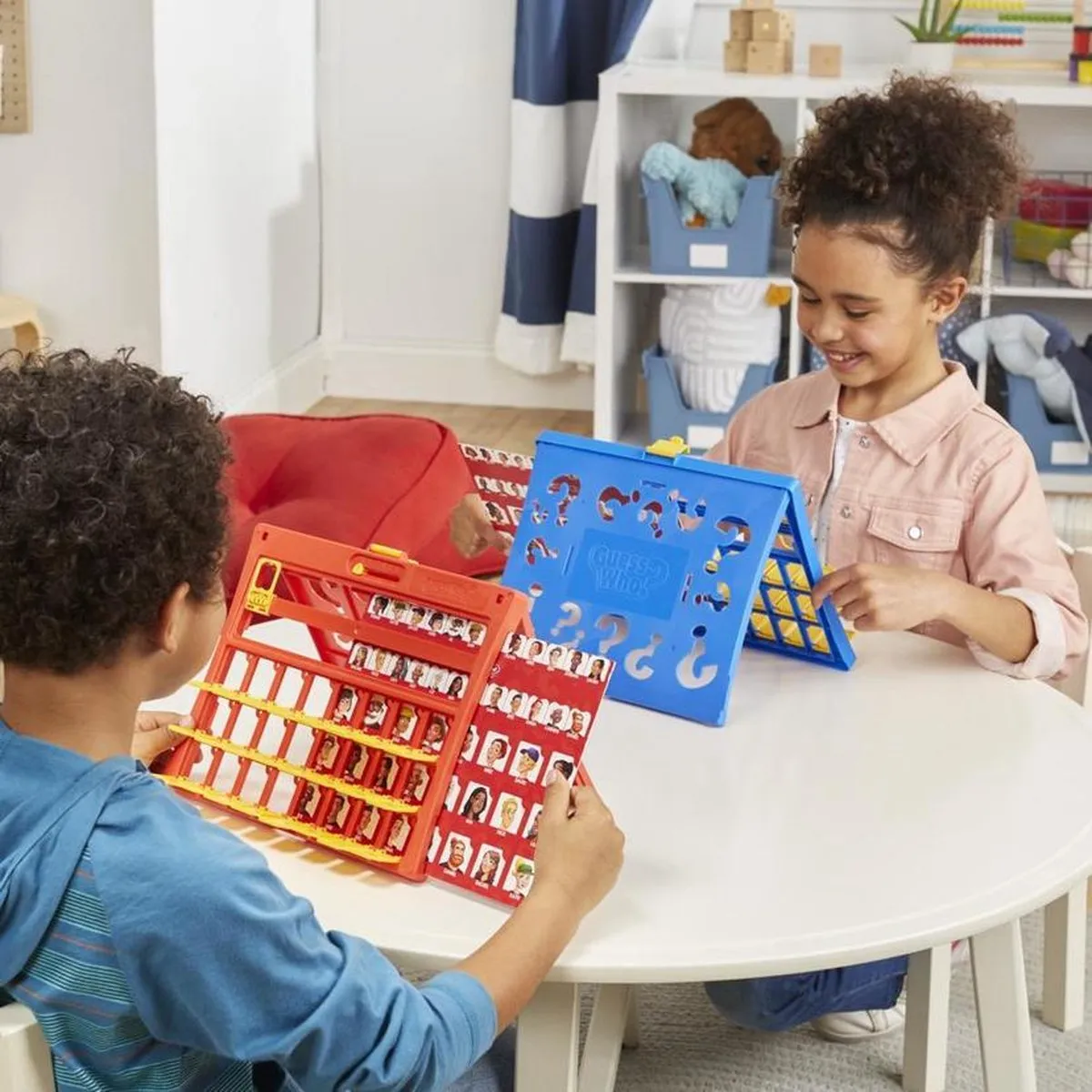 Hasbro Guess Who Klassiek Spel - 2-6 Spelers - Multicolor - afbeelding 6 van 6