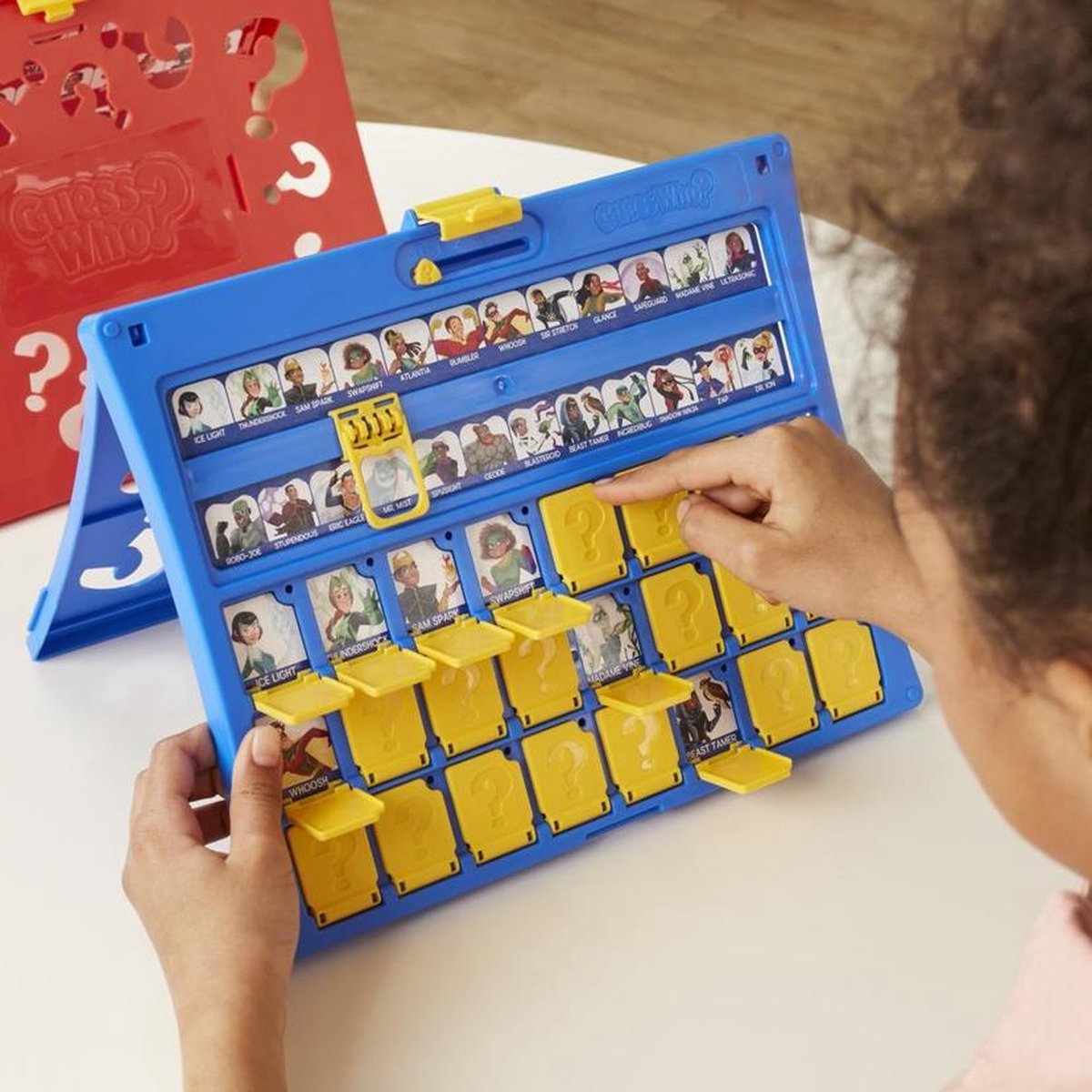 Hasbro Guess Who spel - Klassiek familiespel voor kinderen vanaf 6 jaar