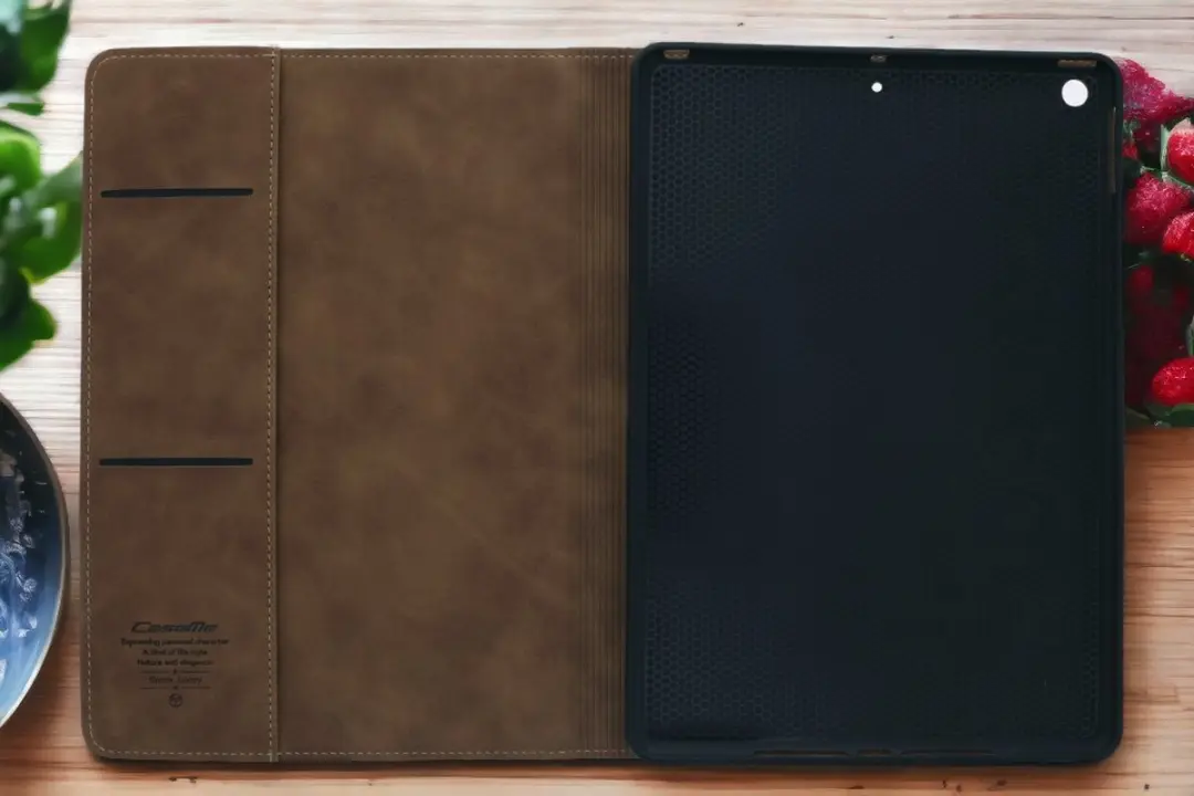Caseme Bookcase Tablethoes - Lichtbruin - 10.2" - o.a. iPad 9e gen