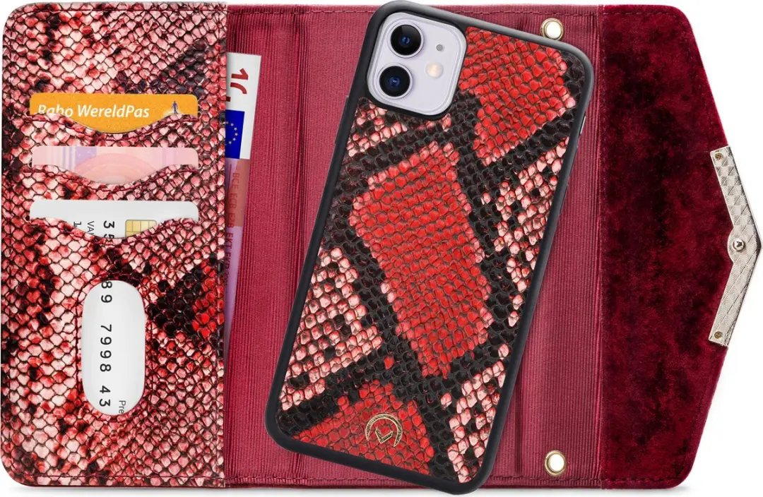 Mobilize iPhone 11/XR Clutch Case - Slangenprint Rood - 4 Pasjes - afbeelding 6 van 6