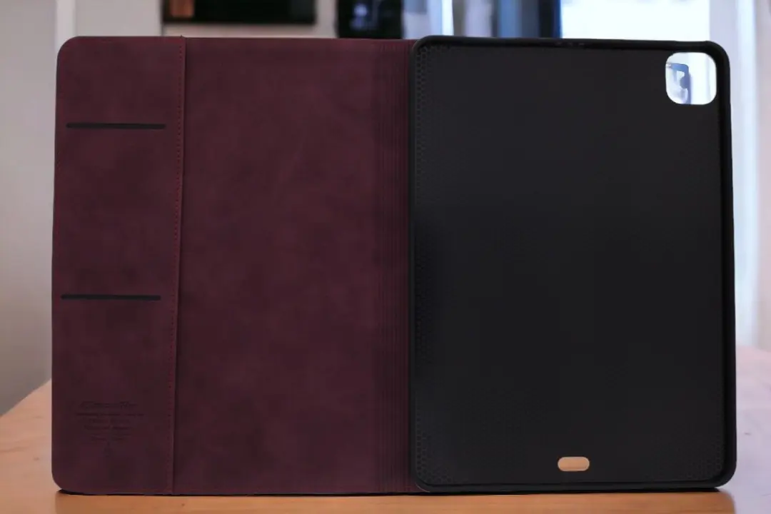 Caseme Bookcase Bordeaux Tablethoes - iPad Pro 11" - 1 Stuk