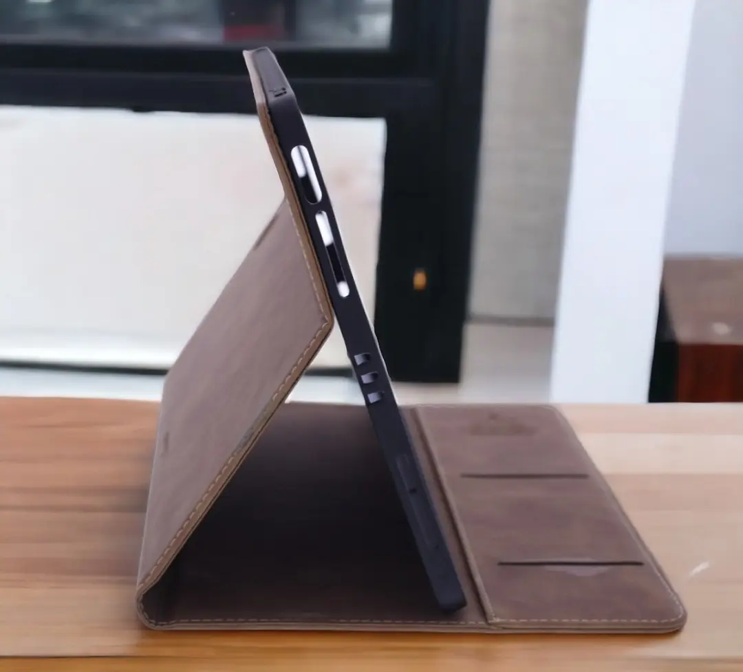 Caseme Bookcase Hoesje - Apple iPad Pro 11 Lichtbruin