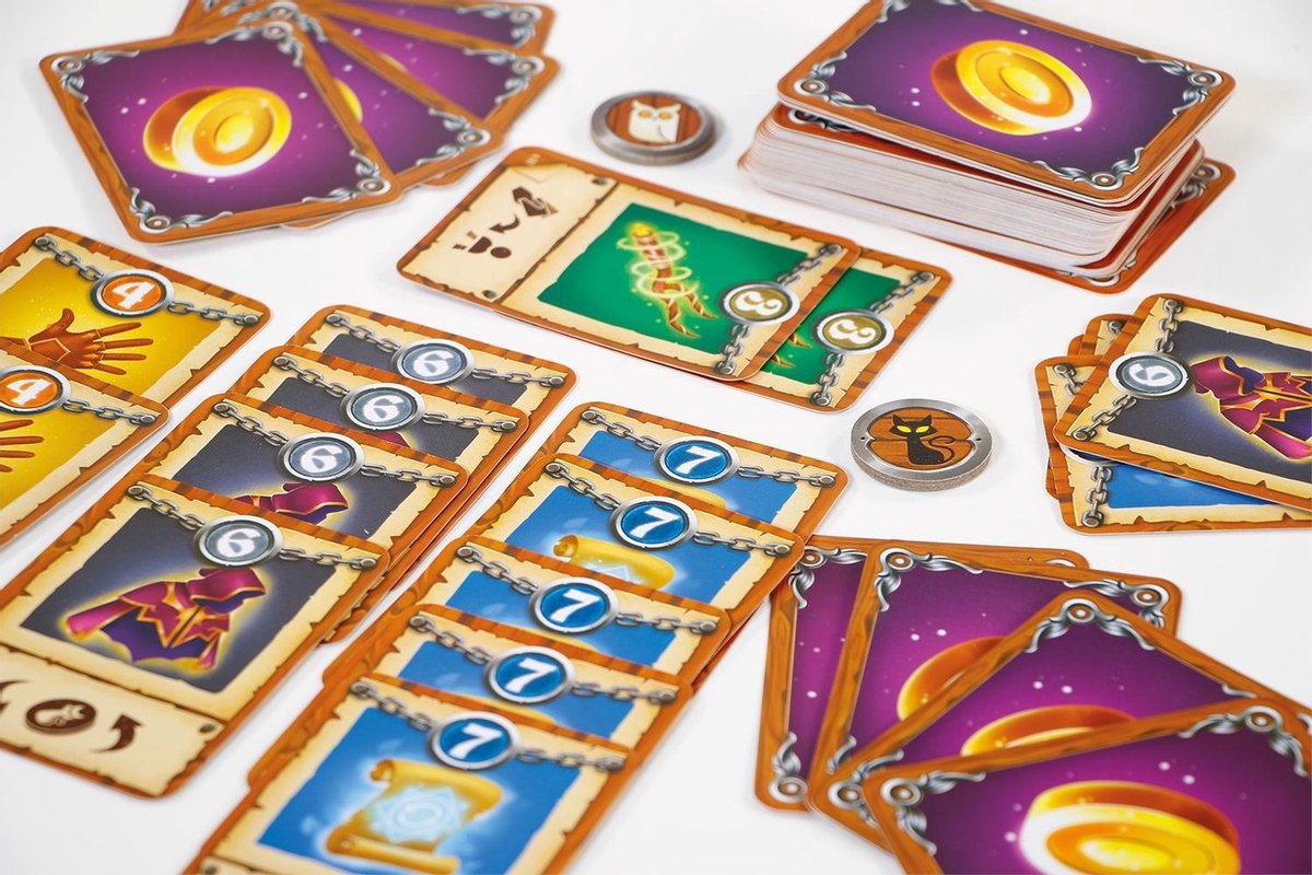 999 Games - De Magische Markt van Cameloot - Kaartspel - Semi-coöperatief