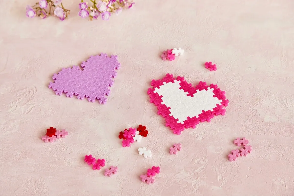 Plus-Plus I Love You Mix 240 delige bouwset – 4330 – Bouwspeelgoed – Constructiespeelgoed – Set met bouwstenen – Vanaf 5 jaar