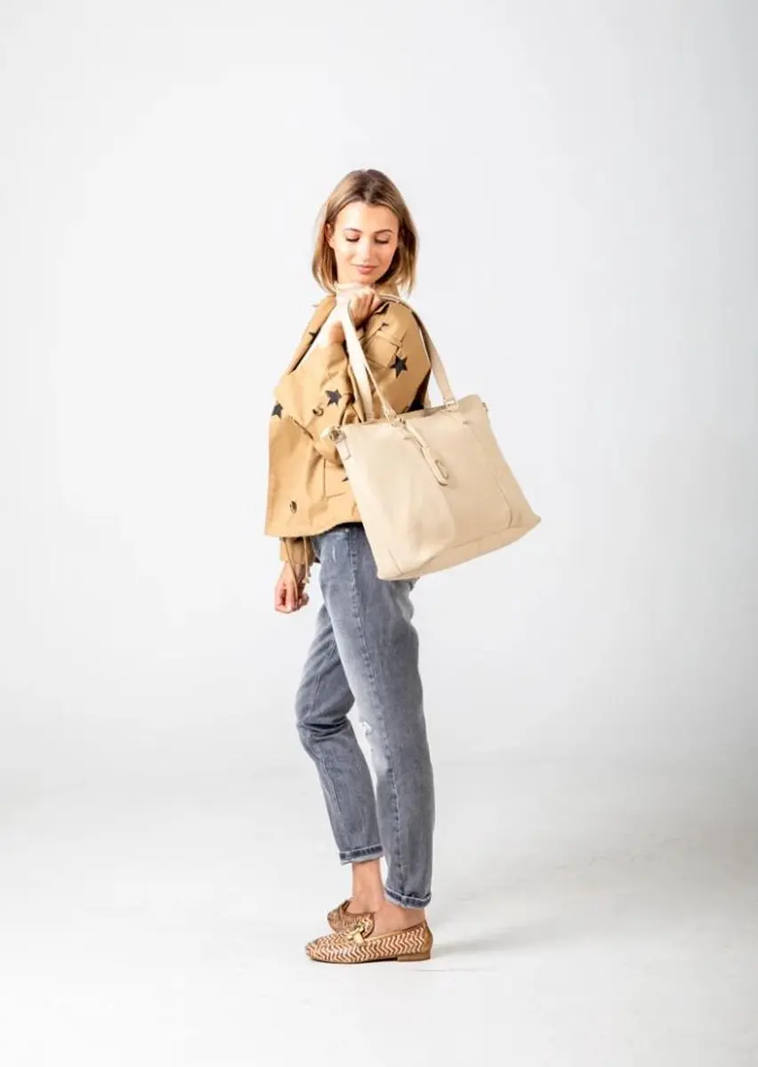 Chabo Dames Laptoptas 15.6 inch A4 - Leer Beige
