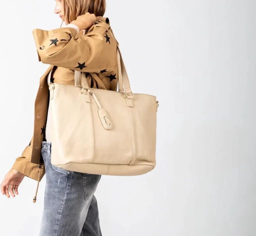 Chabo Dames Laptoptas 15.6 inch A4 - Leer Beige