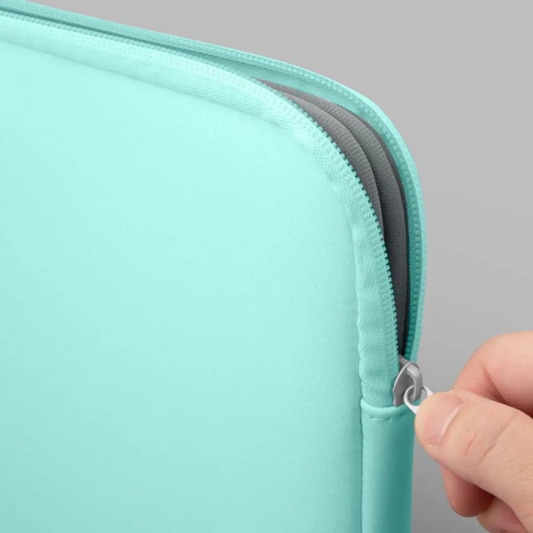 Laut Huex Neopreen Hoes MacBook Air 13 Pro - Transparent