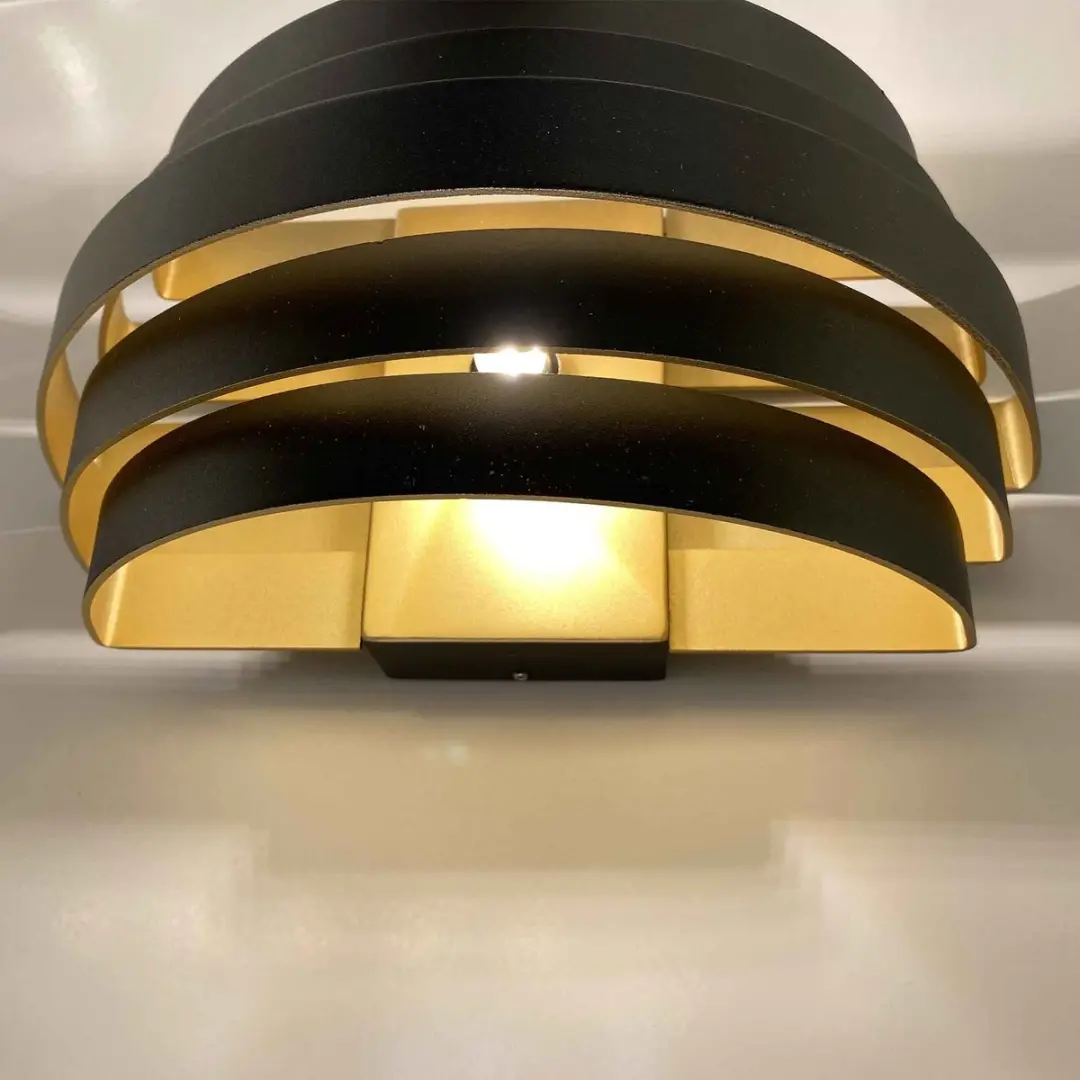 Highlight Scudo Wandlamp 20cm - Zwart/Goud - afbeelding 6 van 6
