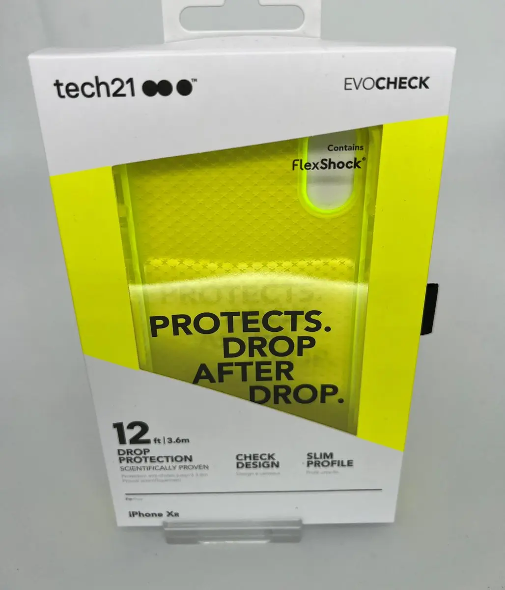 Tech21 Evo Backcover iPhone XR - Geel
