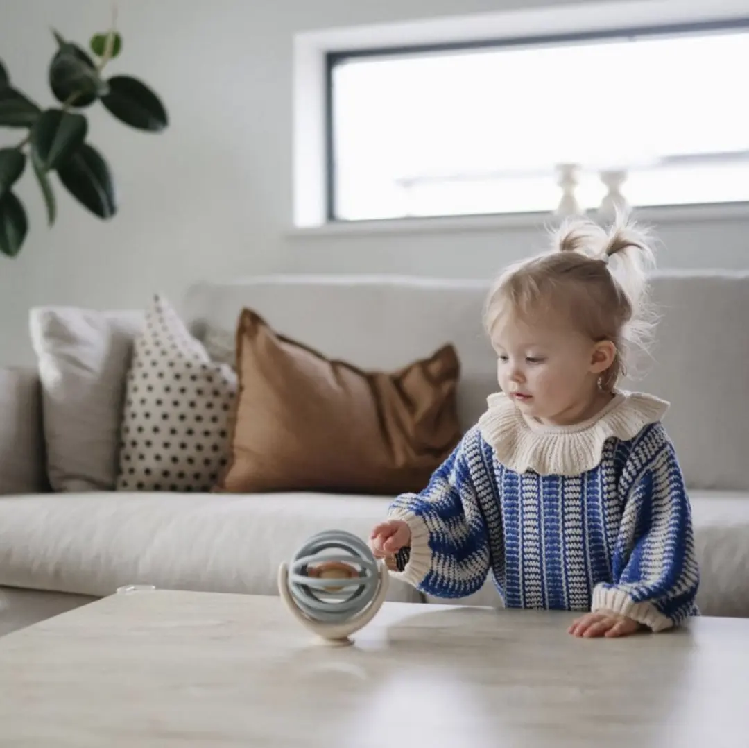 Mushie Suction Spinner Ball - Rustgevend - 1 Stuk