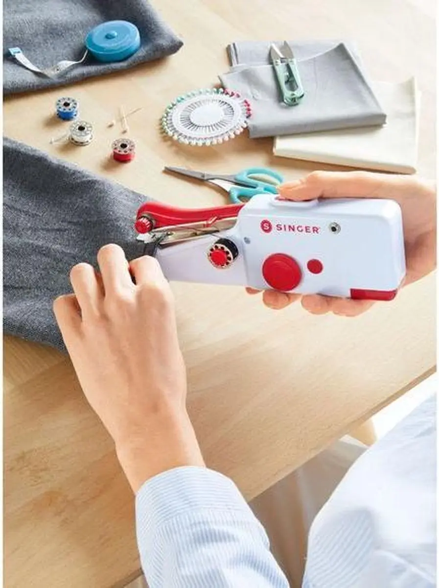 Singer Handheld Mending Machine 7393033106973 - Rood/wit - afbeelding 3 van 5
