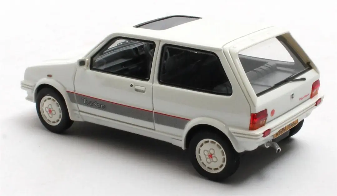 Matrix MG Metro Turbo 1985-1989 Modelauto 1:43 - Wit