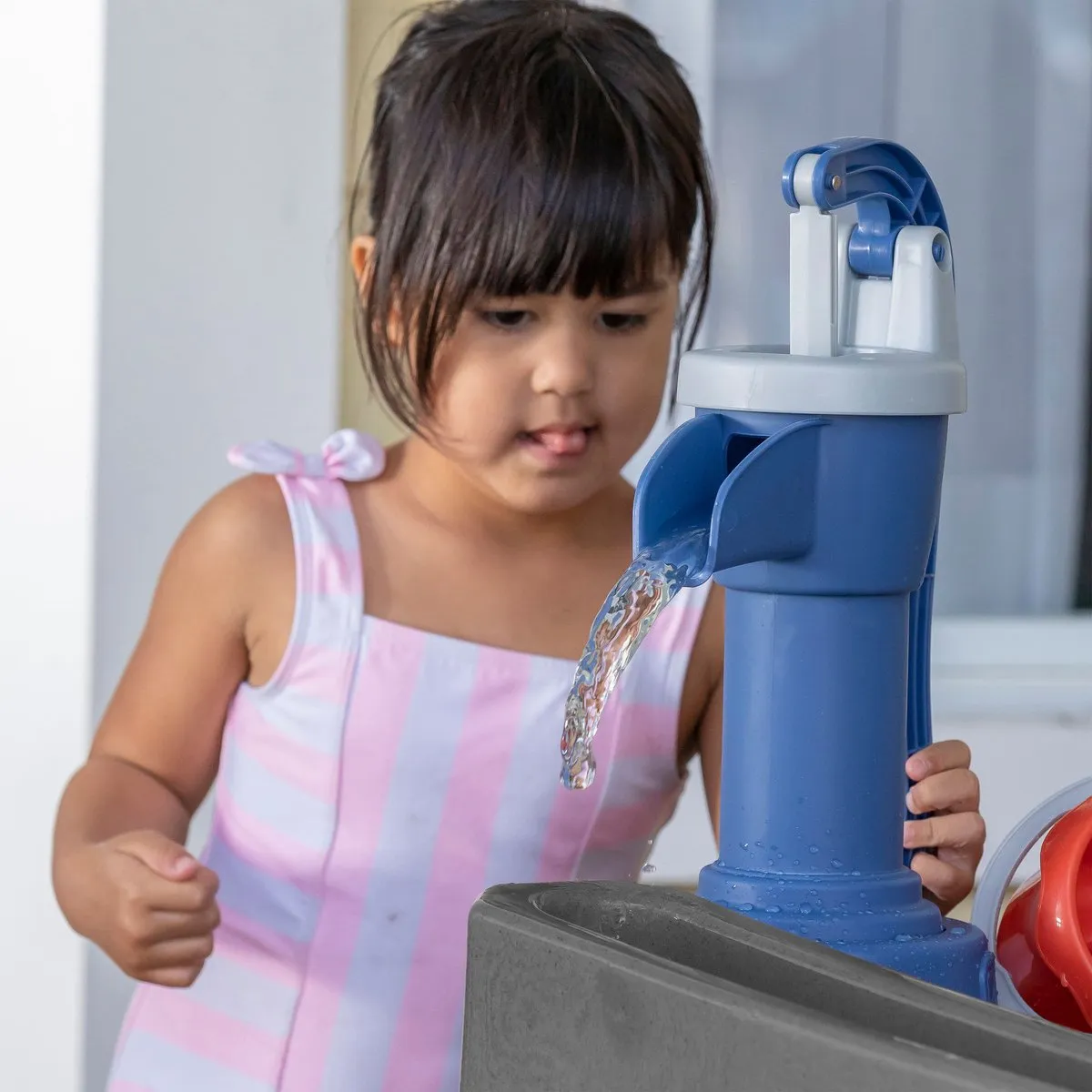 Step2 Pump & Splash Discovery Stone Pond Watertafel - Grijs