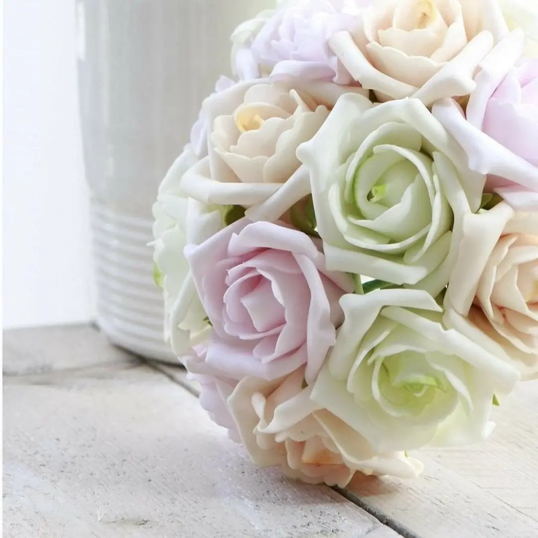 Ideas4seasons Lichtroze Foam Roosjes - 28 Stuks