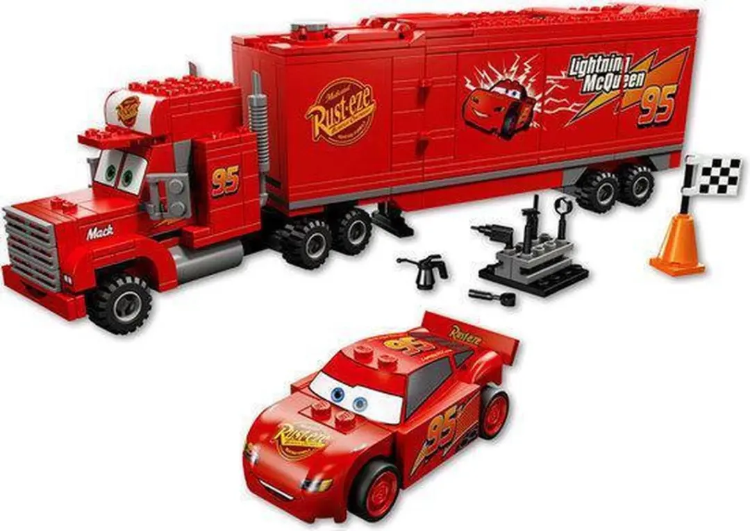LEGO Cars 2 Macs Teamvrachtwagen 8486 - 374 Stukken - Rood