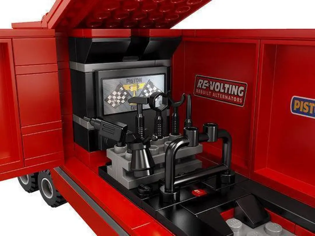 LEGO Cars 2 Macs Teamvrachtwagen 8486 - 374 Stukken - Rood