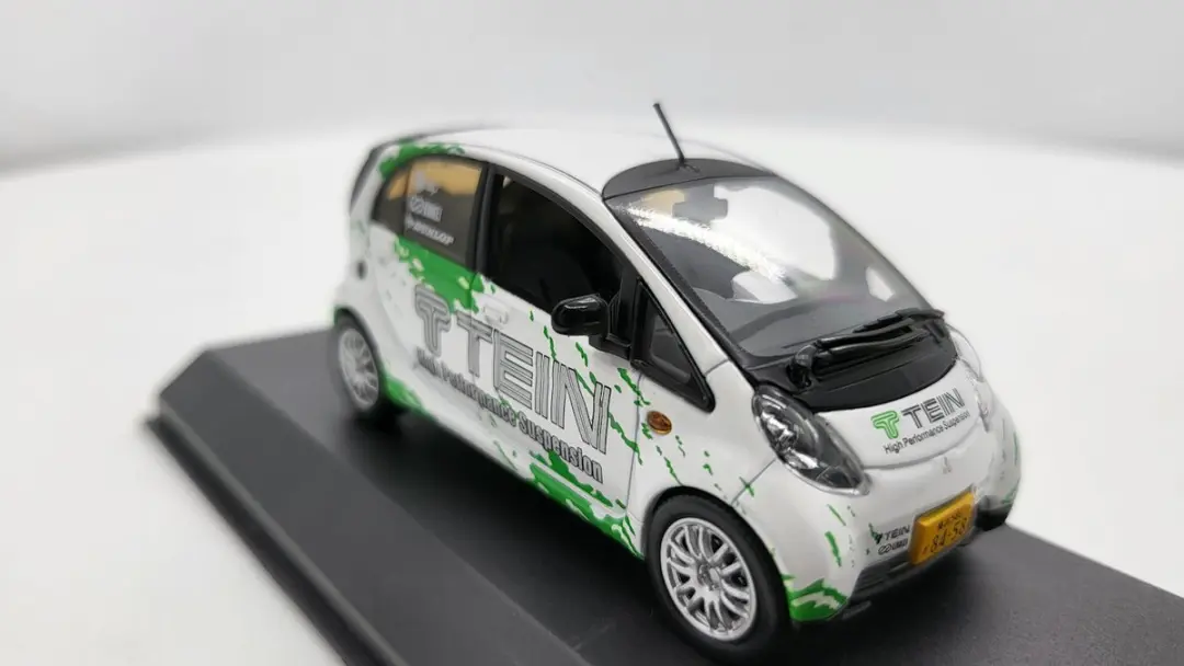 Mitsubishi i Tein Version J-Collection JC59012TE - 1:43 - Groen/Wit