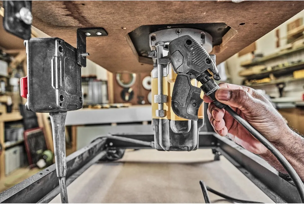 DeWalt DWE627KT Bovenfrees 2300W - Geel/Zwart