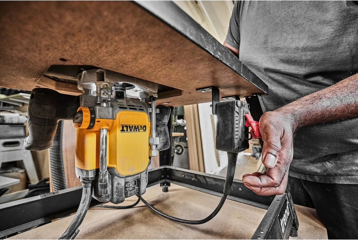 DeWalt DWE627KT Bovenfrees 2300W - Geel/Zwart