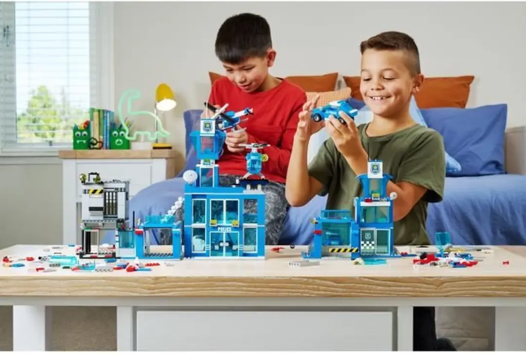 ZURU Bouwset Politiehoofdkwartier 889-delig - Blauw/Grijs/Rood