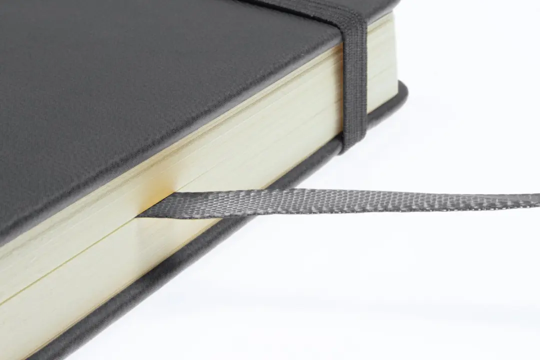 Kangaro Schetsboek 12x12cm Cold Grey - PU-hardcover met elastiek