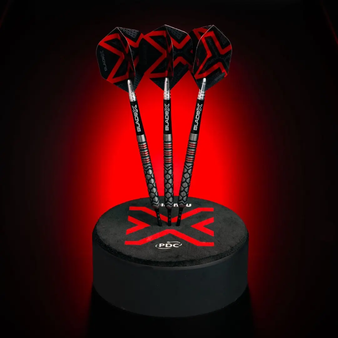 Winmau Blade X Prism Delta Dart Flights - 3 Stuks - Rood/Zwart - afbeelding 6 van 6