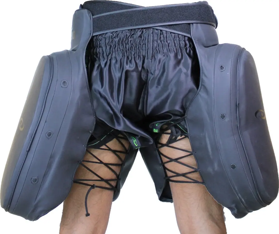 Legend Leg Protector Mat - PU Zwart