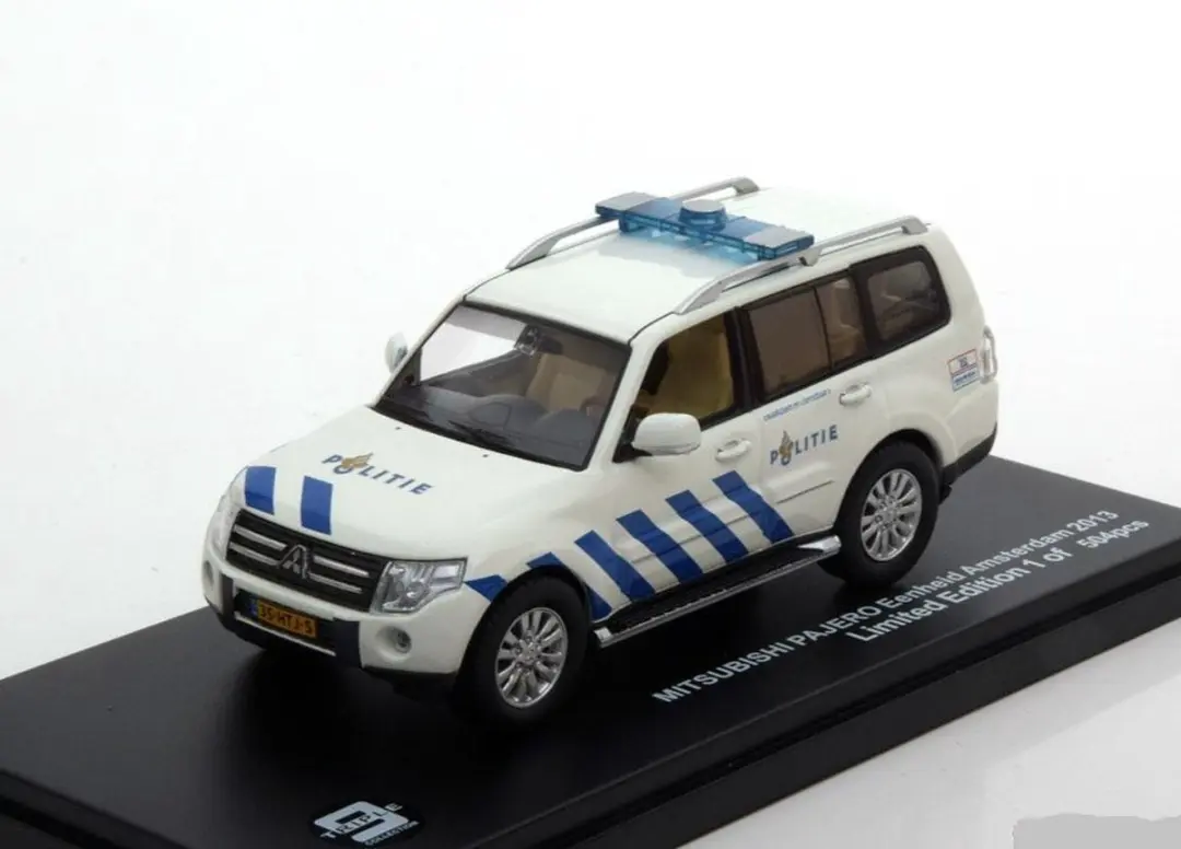 Mitsubishi Pajero Triple 9 Collection T9-43073 - 1:43 - Multicolor