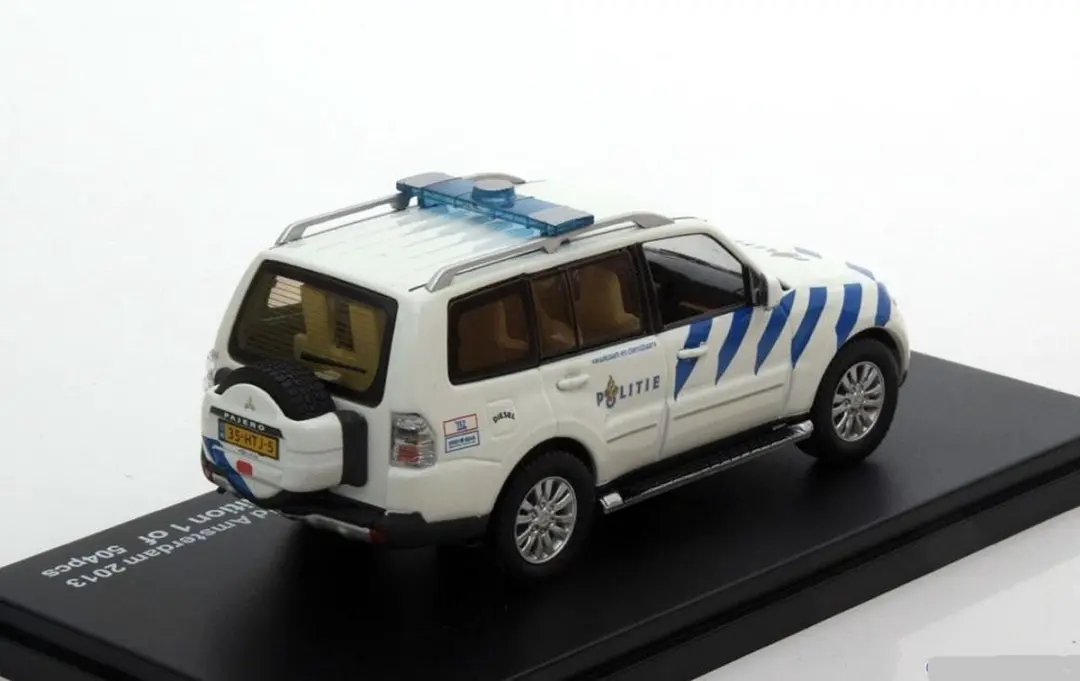 Mitsubishi Pajero Triple 9 Collection T9-43073 - 1:43 - Multicolor