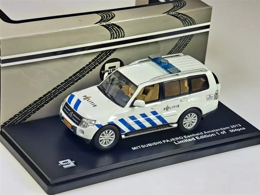 Mitsubishi Pajero Triple 9 Collection T9-43073