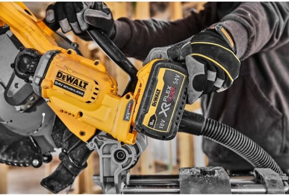 DeWalt DCS781X2 Accu Afkort-/Verstekzaag 305mm 54V XR FlexVolt 9.0Ah - afbeelding 6 van 6
