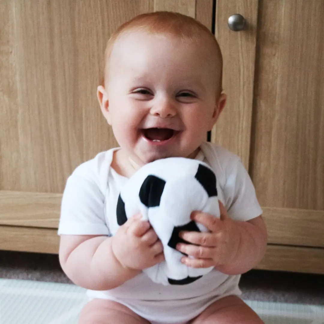 Playgro My First Soccer Pluche Voetbal 13cm - Zwart/Wit - afbeelding 6 van 6