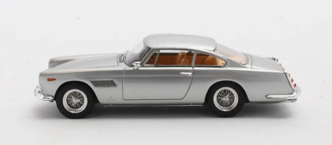 Matrix Ferrari 250 GT/E 2+2 Coupe 1960 1:43 - Grijs Metallic