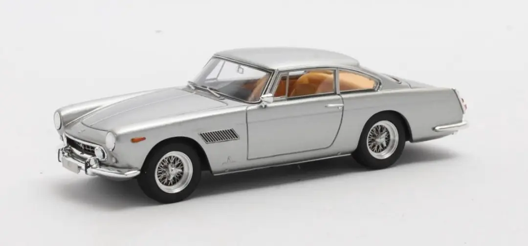 Matrix Ferrari 250 GT/E 2+2 Coupe 1960 1:43
