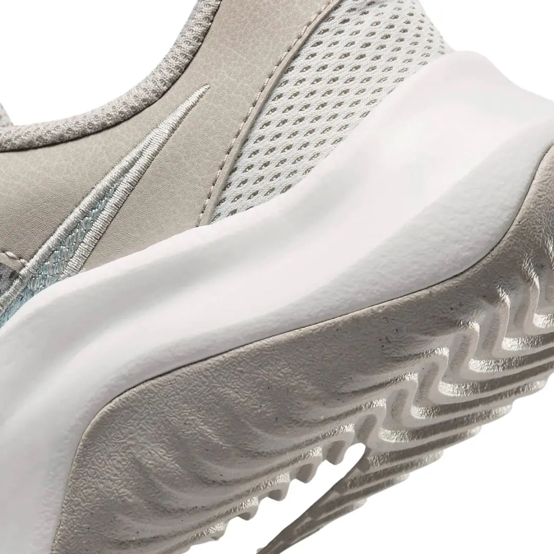 Nike Legend Essential 3 Next Nature Sportschoenen - 38.5 Lichtgrijs/Lichtblauw