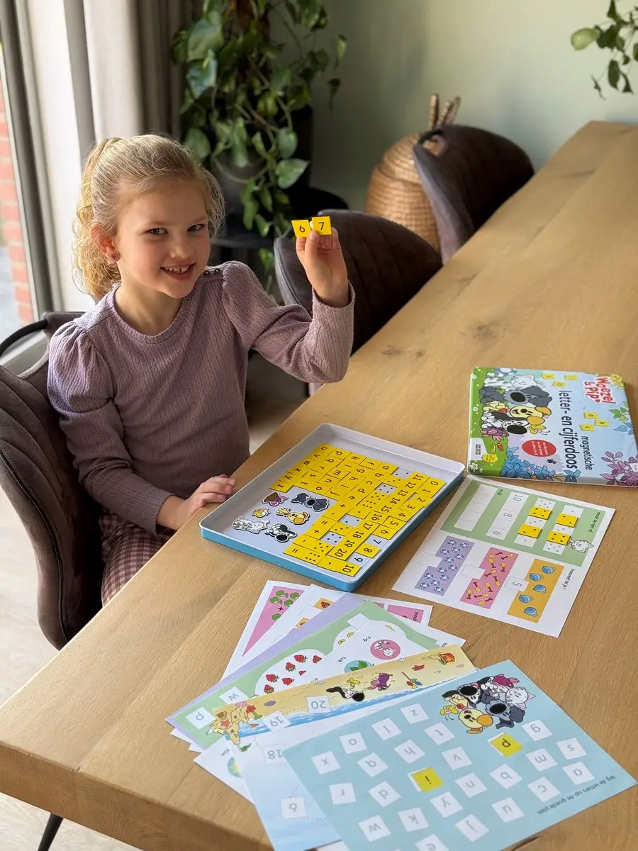 Woezel & Pip Magnetische Letter- en Cijferdoos - 71 Stuks - Multi