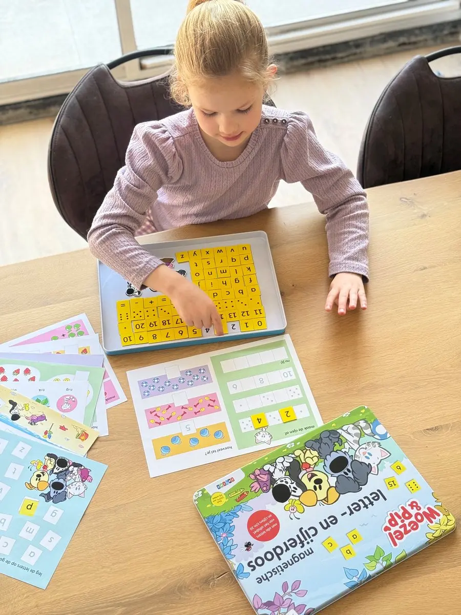 Woezel & Pip Magnetische Letter- en Cijferdoos - 71 Stuks - Multi