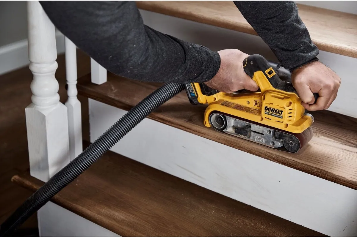 DeWalt DCW220NT Accu Bandschuurmachine 18V - 75x533mm