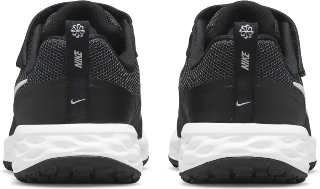 Nike Revolution 6 Sportschoenen - Maat 35 - Zwart/Wit