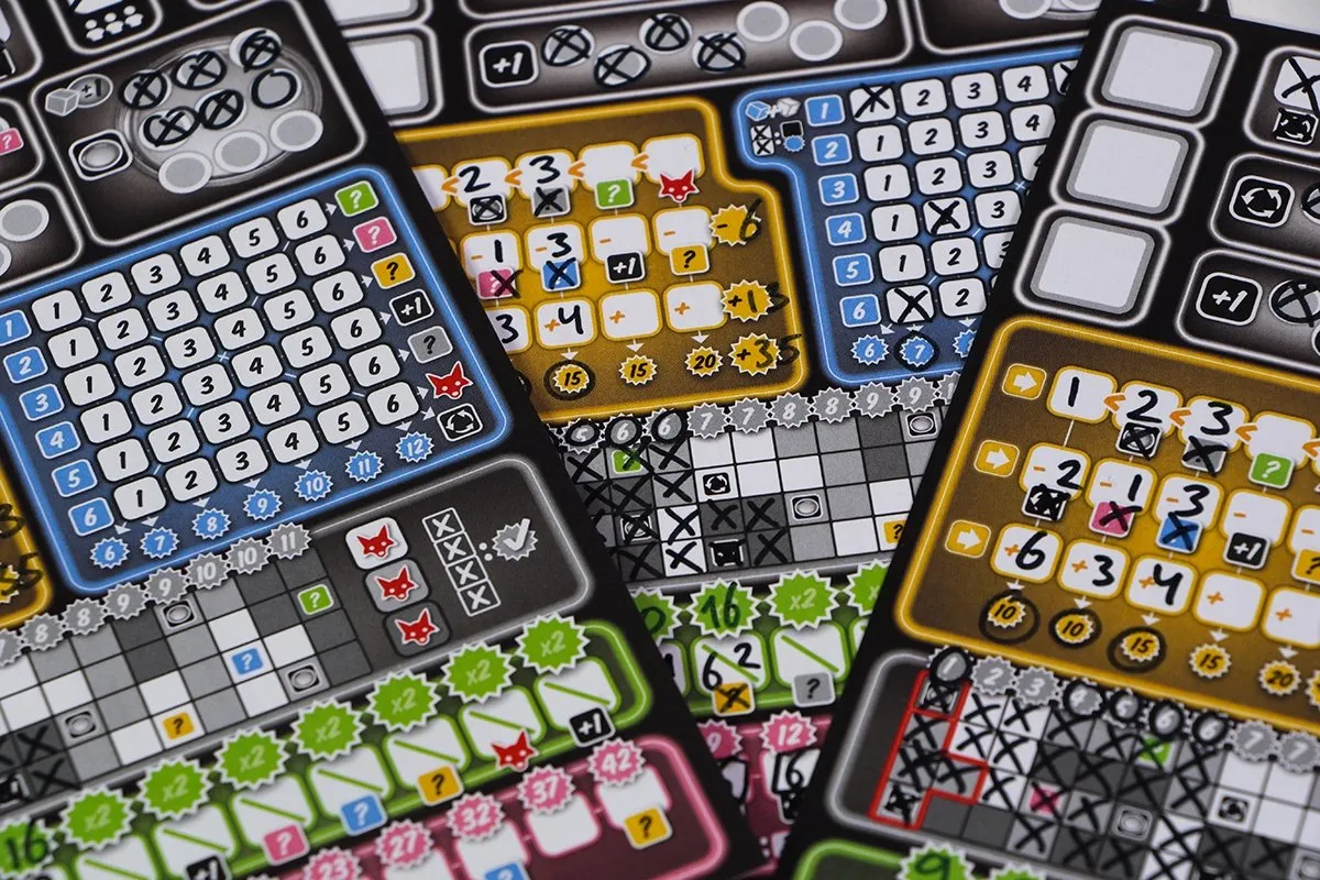 999 Games Clever 4Ever Dobbelspel - 4 Spelers - Multikleur