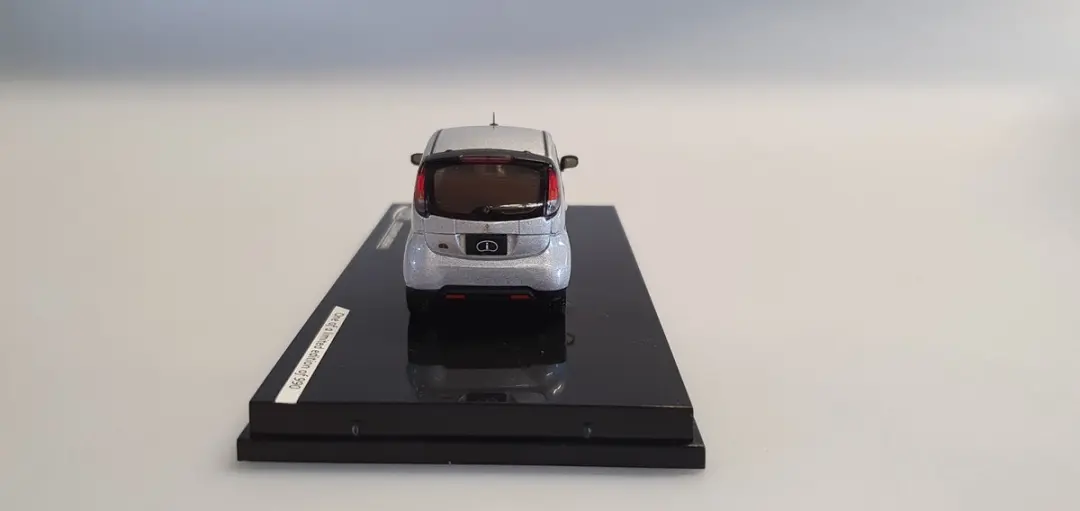 Mitsubishi i Vitesse 1:43 - Zilver - afbeelding 6 van 6