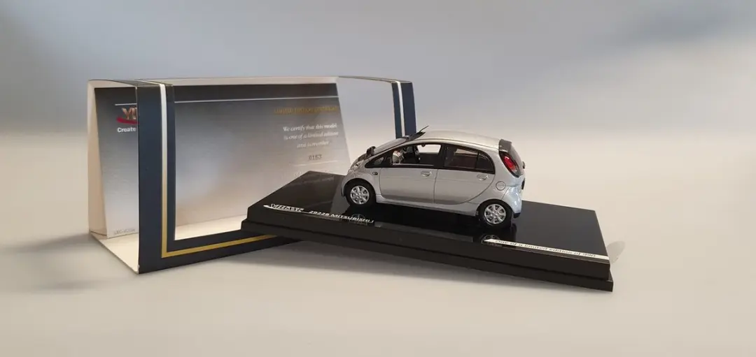 Mitsubishi i Vitesse 1:43
