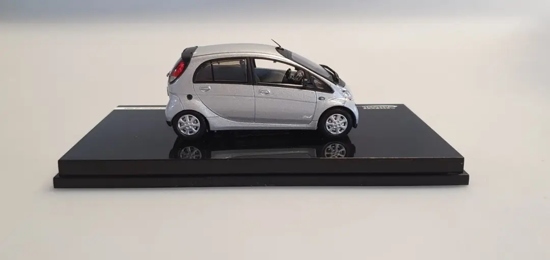 Mitsubishi i Vitesse 1:43 - Zilver