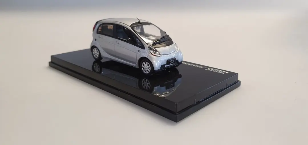 Mitsubishi i Vitesse 1:43 - Zilver