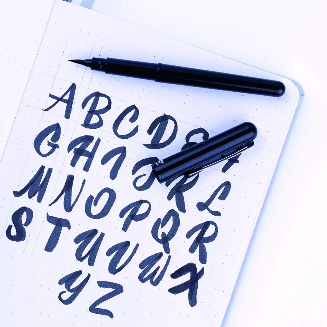 Pentel Pocket Brushpen - 8 Stuks (6x Zwart + 2 Vullingen) - Zwart