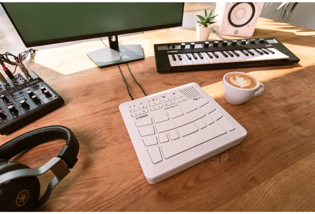 Yamaha FGDP-30 Drumcomputer