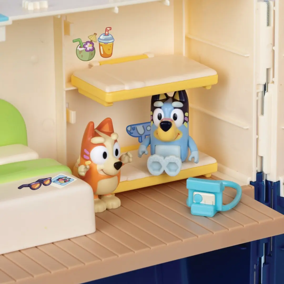 Moose Toys Bluey Transformerend Cruiseschip Speelset - MS19393