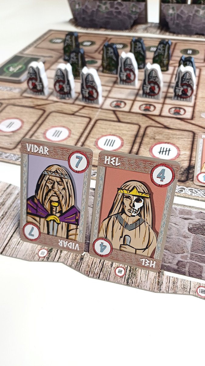 Tactic Odin's Table – Bordspel – Strategisch Vikings Duel – Goddelijke Krachten en Tactiek – Vikings Tales Serie – 2 Spelers – Vanaf 15 Jaar