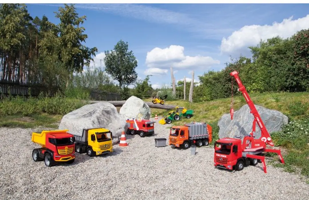 Lena Brandweerauto Mercedes Arocs 02175 - Rood